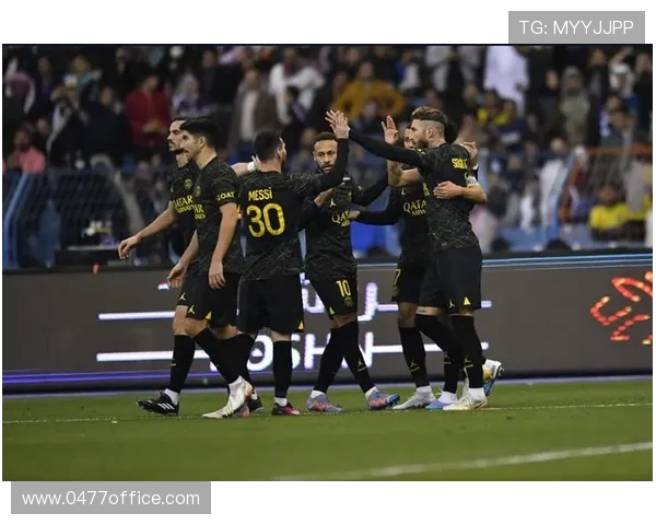 克鲁塞罗与河床激战正酣球迷期待精彩对决与历史交锋